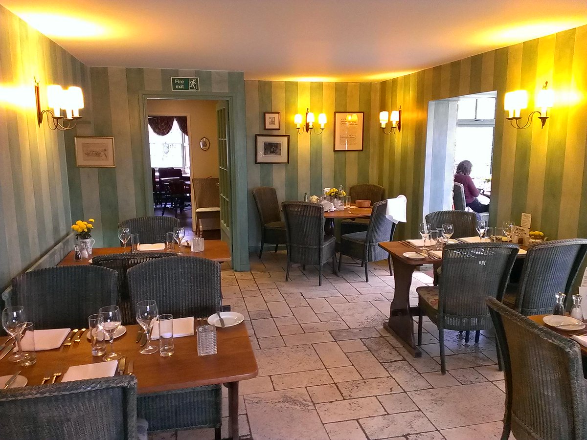 TotallyFoodBrad's tweet photo. Congratulations to @FalconFothering for listing in @MichelinGuideUK 2016 http://t.co/N8j3EPIqcE http://t.co/LGKdrMoZ1D
