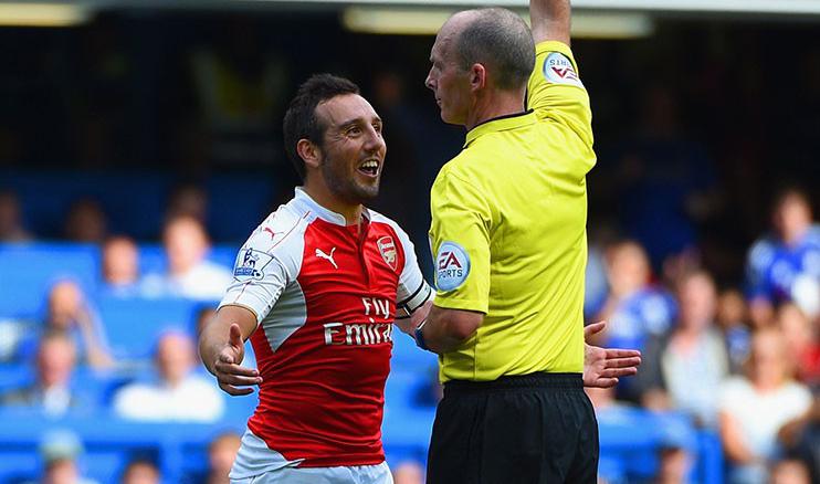 dreamteamfc's tweet photo. After playing a blinder, Mike Dean voted Man of the Match by French viewers http://t.co/XlpTfMxmbK http://t.co/uaSfTfATnv