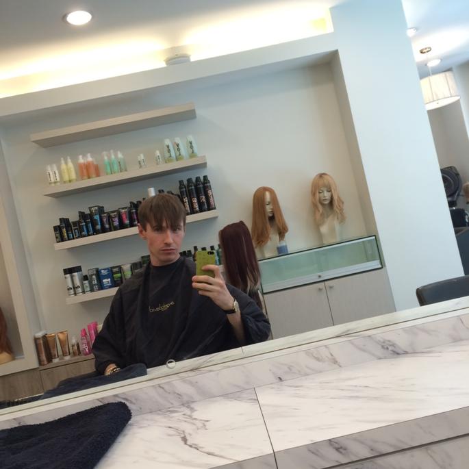 AndrewEdward's tweet photo. @twitla should I go for the extensions? Getting trimmed by my friends @angelodavidsalon @lawlormedia  💇 http://t.co/4TOgIYd9Wf