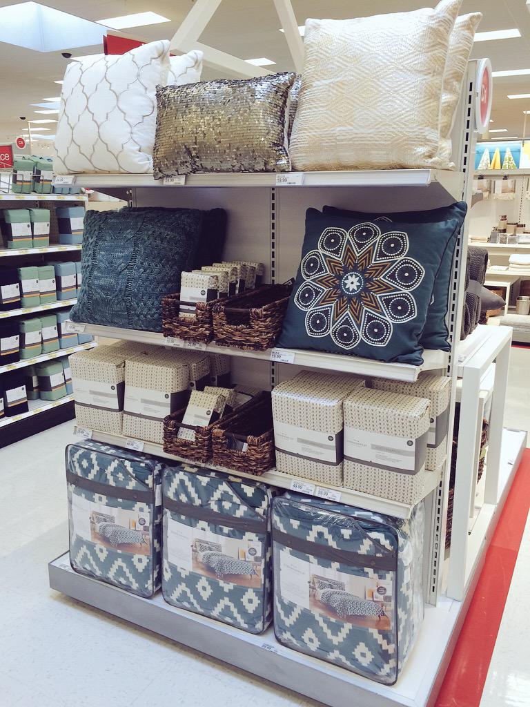 Cuddle up in our new fall bedding! #visualmerchandisestyleteam #TargetStyle #T0751