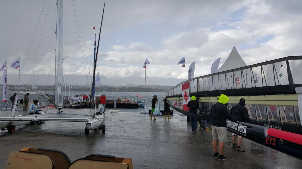 C_Class_GER001's tweet photo. #sentientblue &amp; #classc_ets rigging in the rain for an exhibition race
#littlecup2015 http://t.co/ObWtxmGBkT