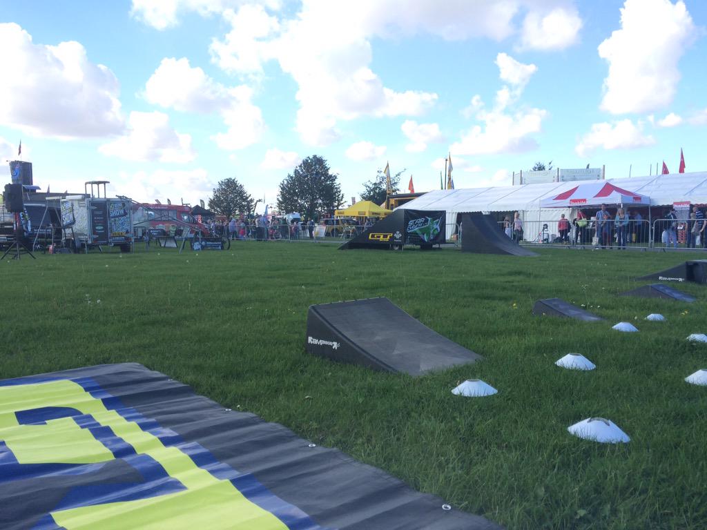 StarCyclingLTD's tweet photo. Show time Newbury Show Ground #berkshirecountyshow with @dannybutler1986 http://t.co/6xFlEgs1NB