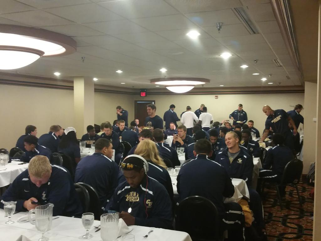 RyanWilliams_RJ's tweet image. Pre-game breakfast for @CUGoldenBearsFB in Minot.  Big day for our program!  #CONTROLTODAY #CUPRIDE