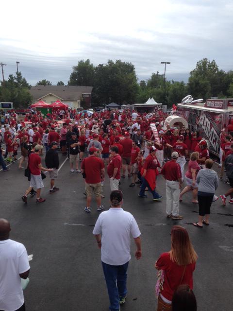 mutts_hot_dogs's tweet photo. OU Fan Fest now.  Grab a MUTTS or a bite from other great trucks. @ChickNWangs @MOBGrill @BigOsBBQOKC @OU_Athletics http://t.co/nPdIPvIAM1