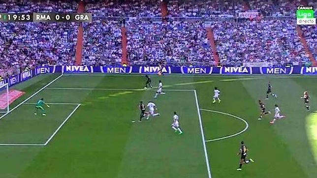 abc_deportes's tweet photo. El grave error arbitral que favorece al Real Madrid http://t.co/IM5Dnmyenc http://t.co/KhZJoYNHhw