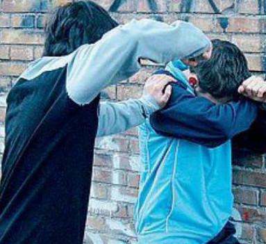 SbullitAction's tweet photo. Aumentano i casi di bullismo: denunciati nel 36% delle scuole http://t.co/QQxnY7WaEy http://t.co/sH0ajjbzAI