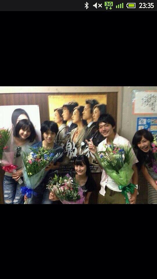 Suzu 広瀬すずファンのみなさん 拡散して下さい これは 広瀬すずが宮近海斗とラブホに行ったなどと言われている写真です でも これは集合写真の中の2人をアップして誰かがツーショットに見せた写真です Http T Co Eonze77z3v