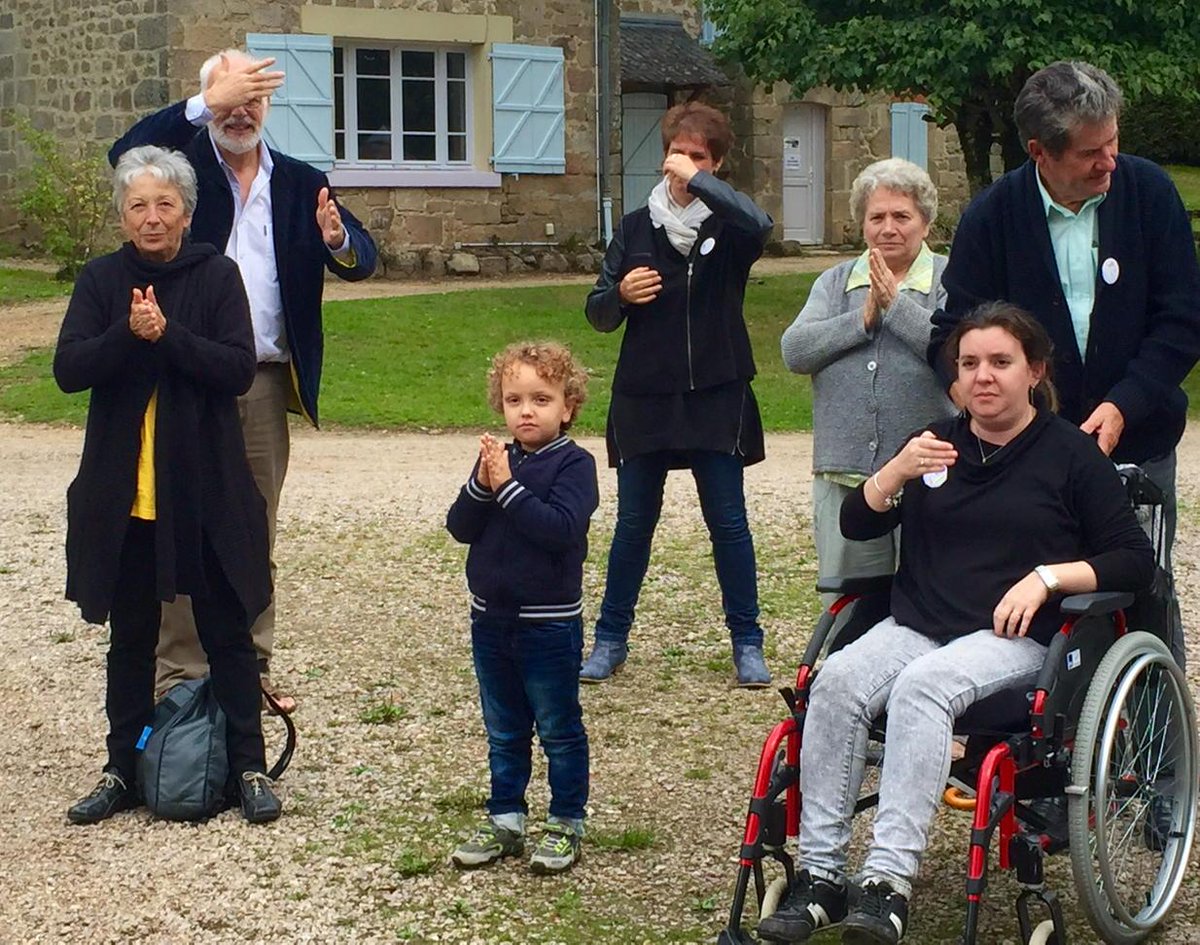 Telethon_ForceT's tweet photo. Auto massages proposés par la fédération des sports pour tous : Sethi ambassadeur du #TELETHON2015 adhère ! http://t.co/eCPhGiOp0C