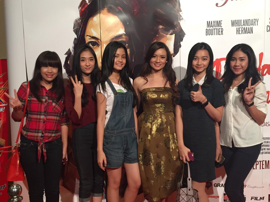 stella_scw's tweet photo. With @teenebelle_ID  ❤️💋 http://t.co/OJfO6m2xrt
