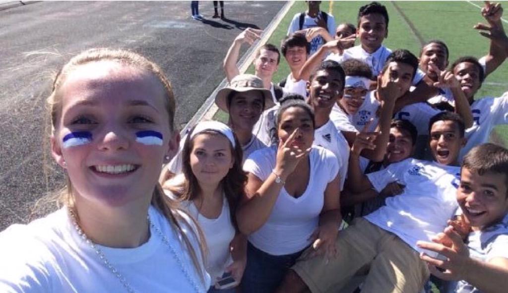 MWHS_Yearbook's tweet photo. Were juniors the most spirited yesterday? Maybe...tweet us your pictures to prove us wrong! #BlueKnightNation http://t.co/UuqlBXqWDe
