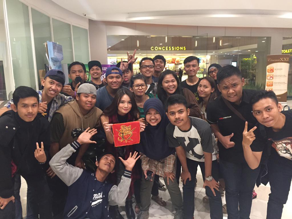 stella_scw's tweet photo. Sebagian team stella dan semuanya yang masih dukung aku sampai saat ini dr dekat,jauh dimanapun ❤️terimakasih hehehe http://t.co/AnHM4BCyFG