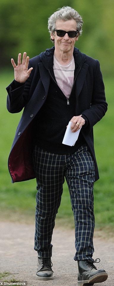 DW_FR's tweet photo. #RT pour le look de gauche
#FAV pour le look de droite http://t.co/slDkEH6Z9B
