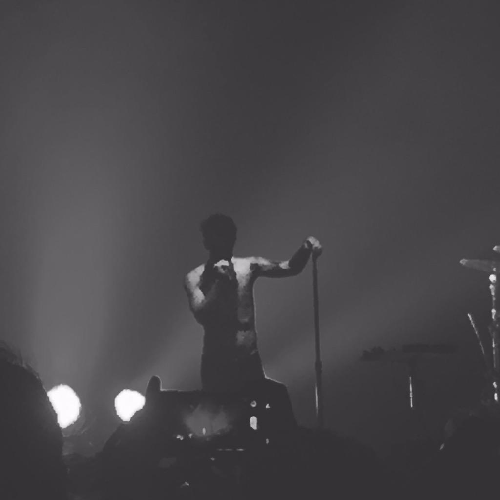 Laurzika's tweet photo. @brendonurie @PanicAtTheDisco slayed last night.#mainstreetarmory (for more pics and vids follow my Insta @laurzika) http://t.co/TIGTa7ZaJT