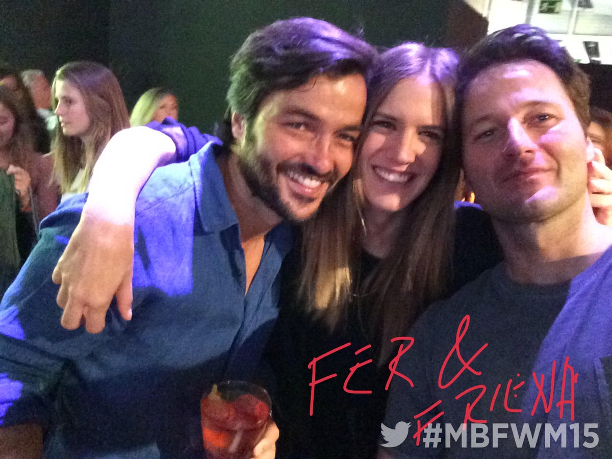 En el desfile de <a href="/juanjooliva/">Juanjo Oliva</a> en #MBFWM15 nos hemos encontrado con <a href="/marthaldc/">Tita</a>