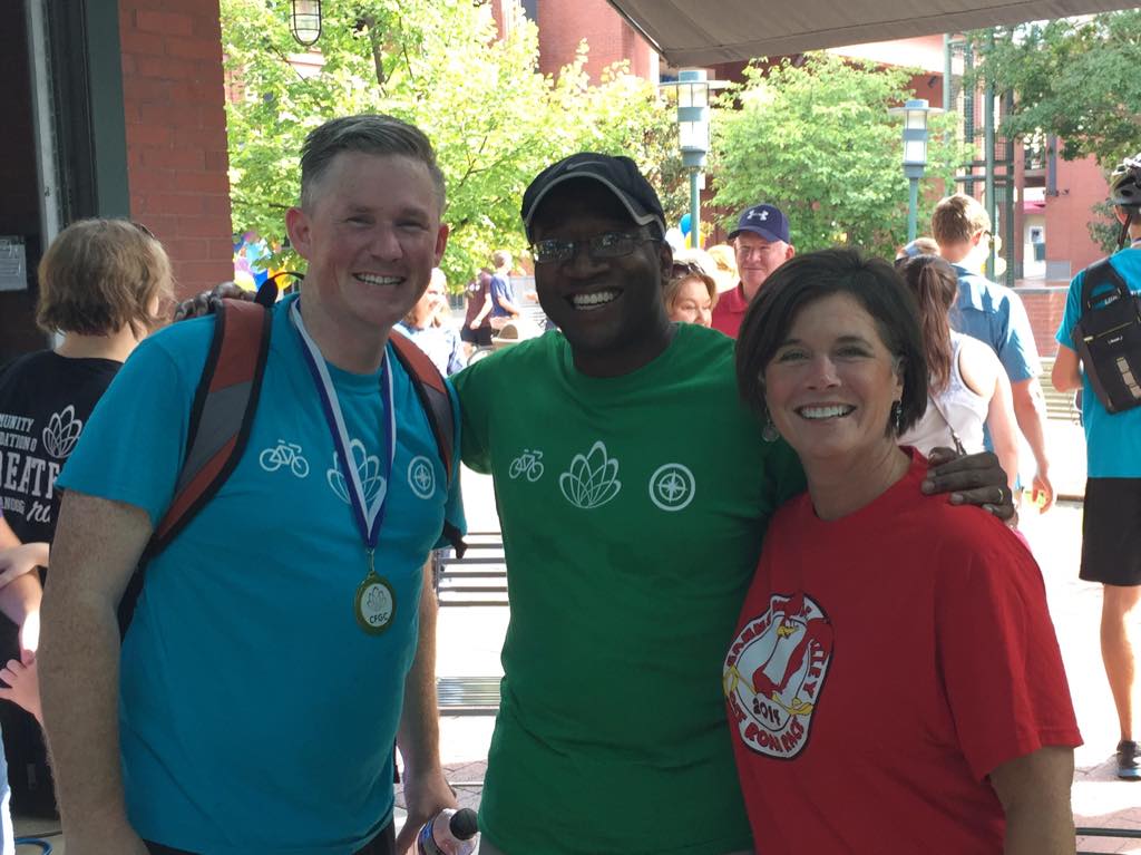 Gregbagby's tweet photo. Here @TeamGanns @soddydaisyms and @BargerAcademy representing  #GreaterRace2015 @WEAREGREATER congrats @FreemanBlake http://t.co/XNXJHck6tE
