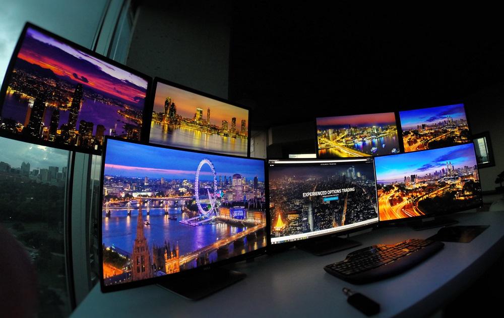 One of the nicer trading desk setups at Staunch Trading

You're a product of your environment. 

Join the movement