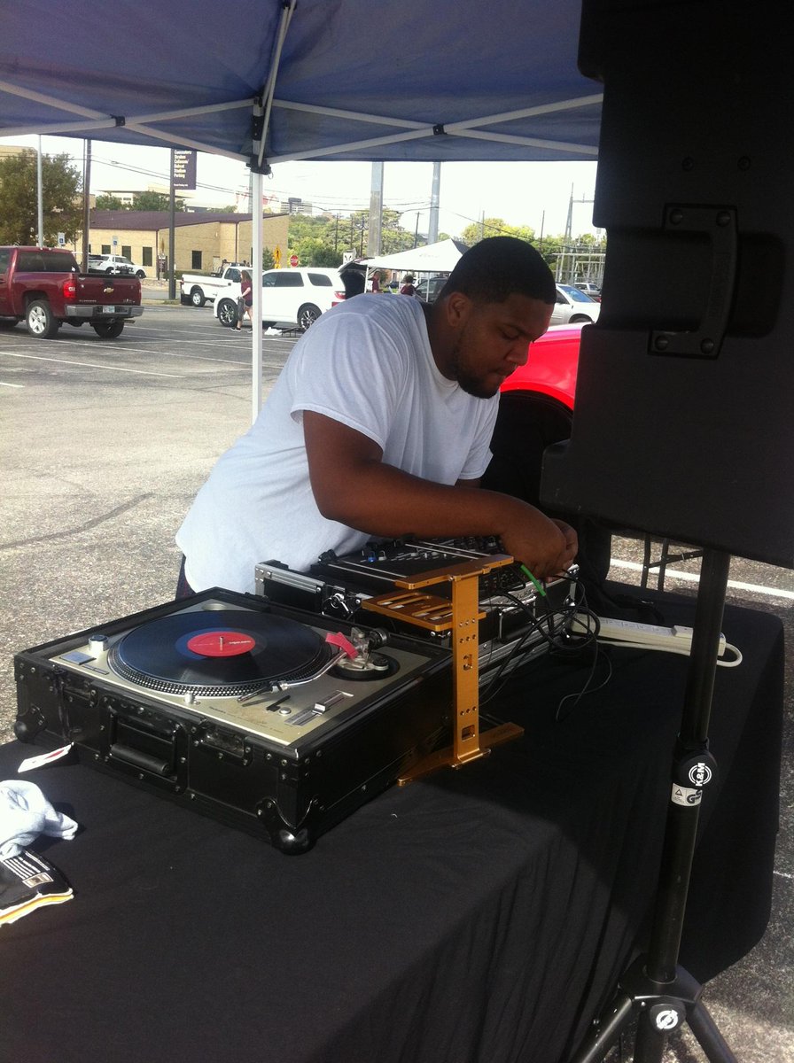 TxStateSigmas's tweet photo. @DjFatStillHOLDn already setting up! Come through the tailgate at 2! #SigmaWeekend http://t.co/9QbYPcg1bJ