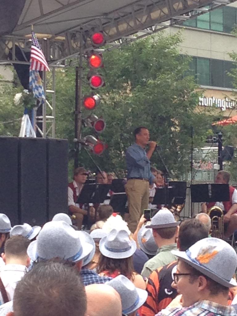 schuey44's tweet image. Thanks #JimKoch and @SamuelAdamsBeer for another great #OktoberfestZinzinnati #Prost