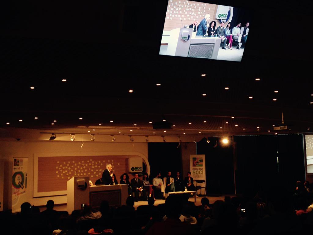 GiovaniSociBcc's tweet photo. Il saluto di Sergio Gatti, direttore generale @FedercasseBCC #QuintoForumGS #cisiamoBCC http://t.co/h6ZiveNGH3