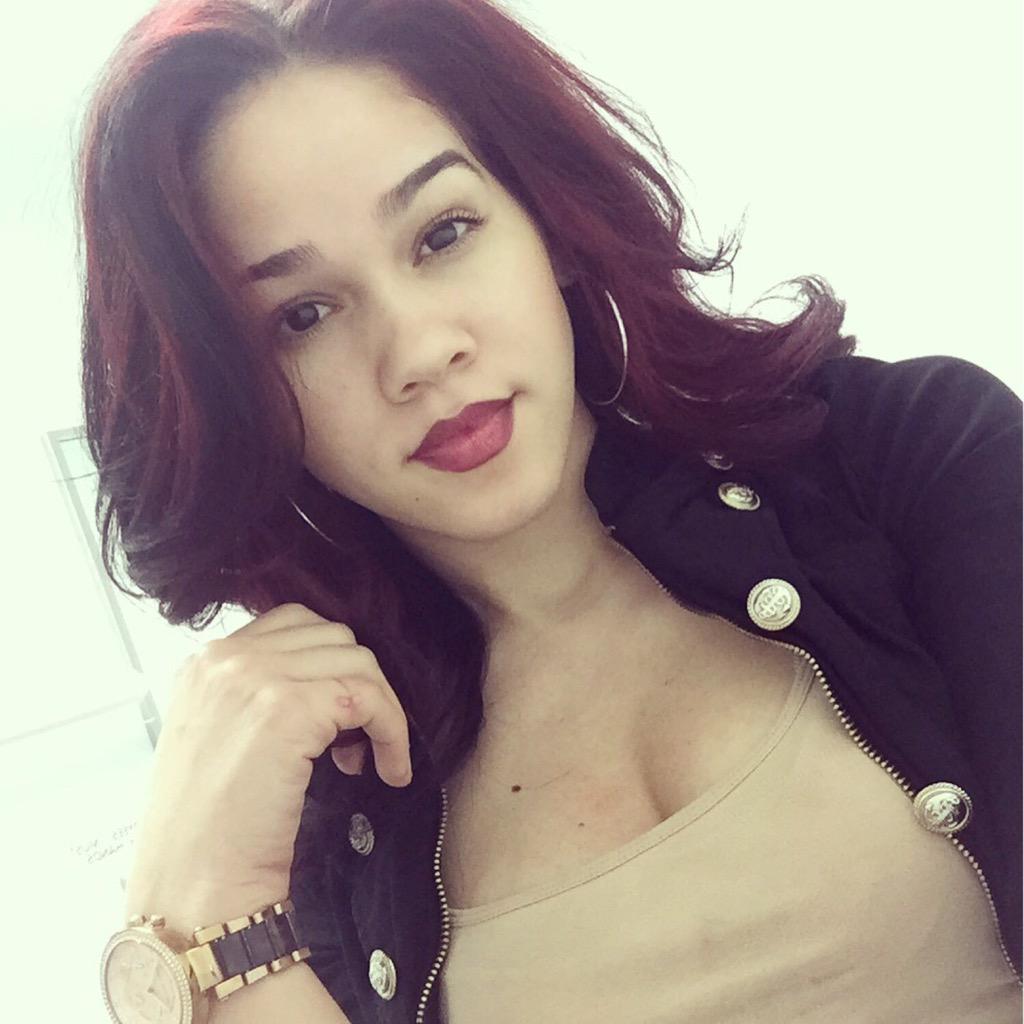 LorenaDeez's tweet photo. Missing my red hair :( http://t.co/rUcZ14XWQP