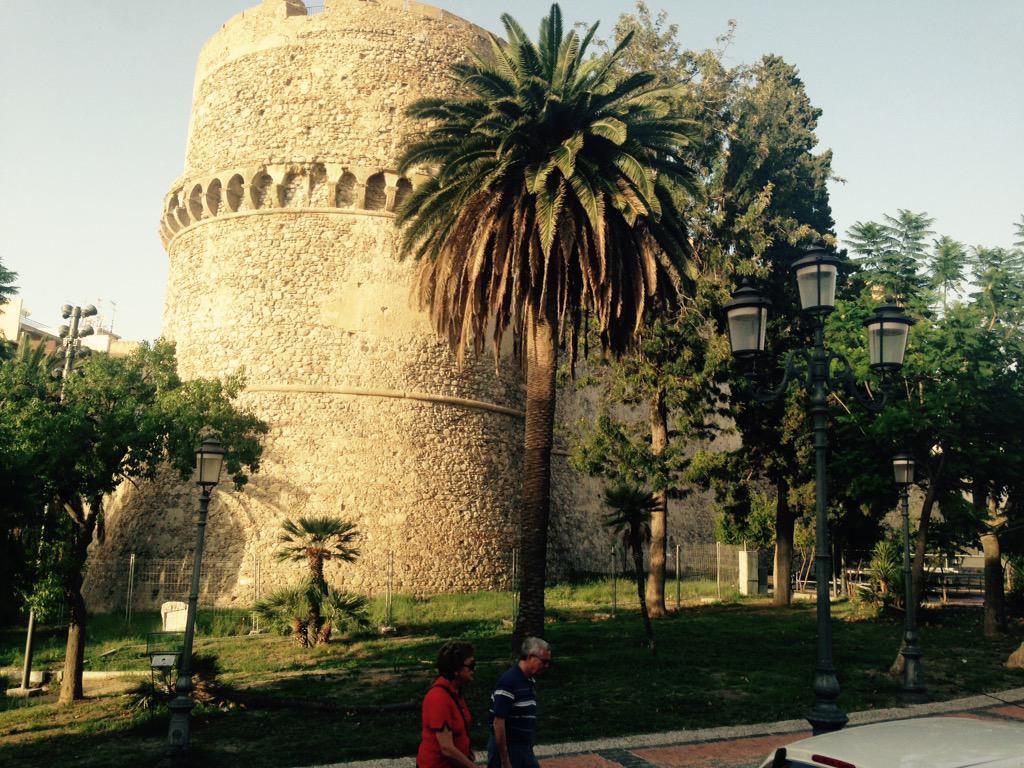 millytucci's tweet photo. Calabria mia quanto sei bella? @igersItalia @g_falcomata @ReggioCal #rcmobilityweek @atam_informa http://t.co/2TrZnh2Dwc