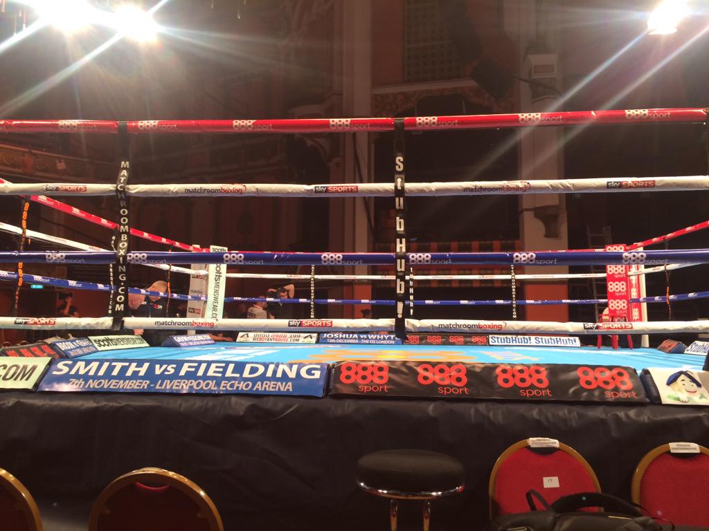 MatchroomBoxing's tweet photo. Doors are now OPEN!! 

Huge night for @SwiftySmith !! #SmithBoschiero #TheWorldAwaits http://t.co/Z6RXUi7Mhi