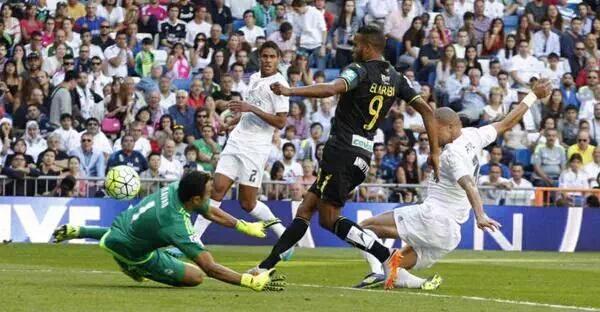 RM4Arab's tweet photo. كيلور نافاس أول حارس مرمى في تاريخ ريال مدريد يحافظ على نظافة شباكه لمدة خمسة مباريات بداية الموسم. http://t.co/8tNVKEQE14