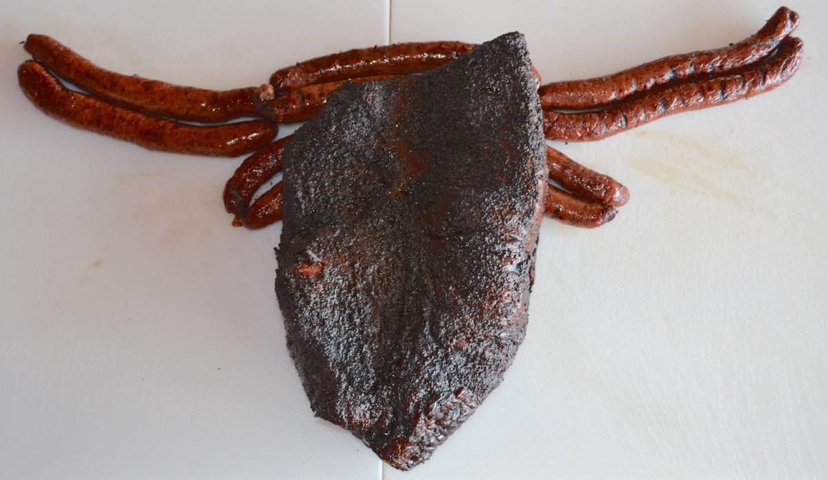 PEJFoodTruck's tweet photo. We're ready for gameday. Are you? #BeefO #becausebbq #GetHere4Gameday #ComeandGetIt http://t.co/i4ujNwEIfV