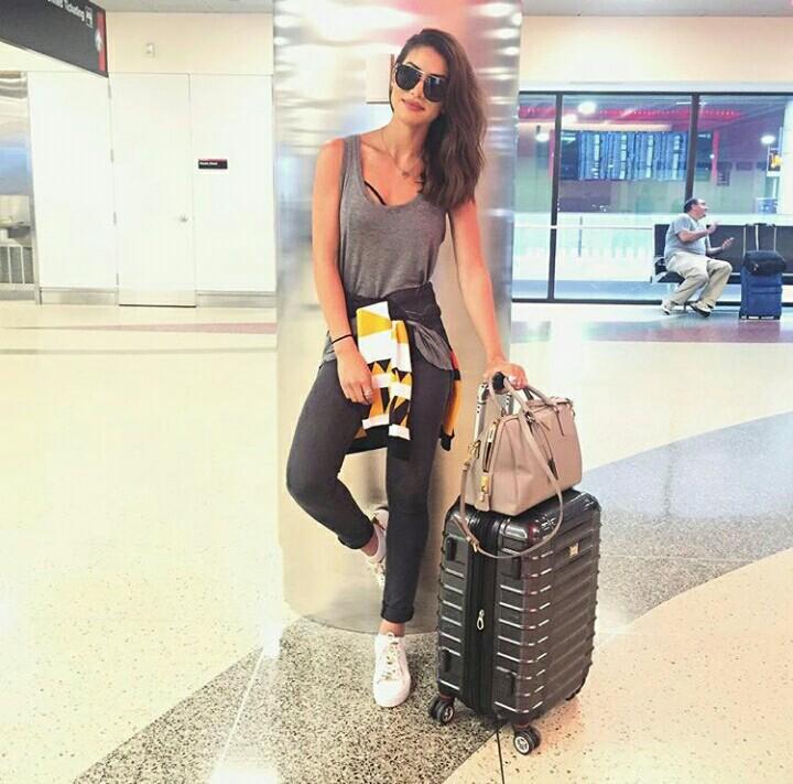 RubMagazine's tweet photo. @camillacoehlo #FashionRM #LookRM #CasualRM #TuRevistaInteractiva #TeDaMas http://t.co/JtMbytpDBP