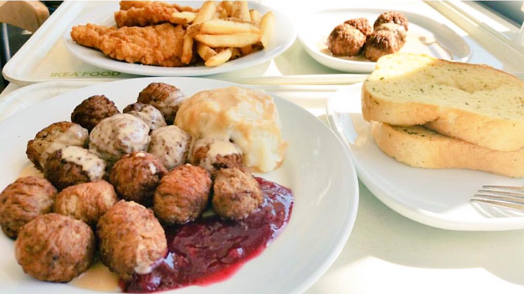 TrudiiBee's tweet image. Why is your food SO good??? @IKEA #HappyPregnantMama #WewentForBabyStuffISwear 😂 #FourPlates #Stuffed