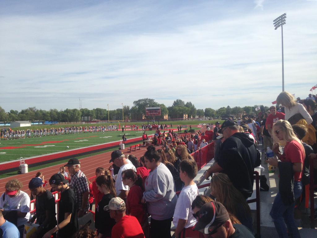 LayneAAnderson's tweet photo. Congrats @MSUM_Football !!  What a finish!!  #nevergiveup #DragonPride #3-0 http://t.co/bgKeg2uVg9