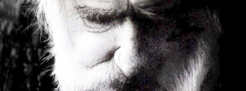 chesehunter's tweet photo. "Sevgi emekmiş. Emek ise vazgeçemeyecek kadar ama özgür bırakacak kadar sevmekmiş."

 /Can Yücel/ http://t.co/njWcCTFrjw