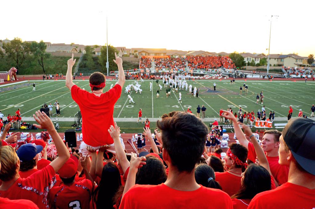 matt_holland4's tweet photo. The red zone gets hype 👌🏼🐾🎉 #KingVsPoly http://t.co/QPemIsE3z2