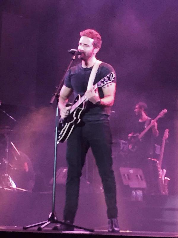 AlboranTeam's tweet photo. Se endulza la noche en @AudRocioJurado con #Caramelo y @pabloalboran derrocha arte con el cajón #TourTerralSevilla http://t.co/XMNwZTdLIh
