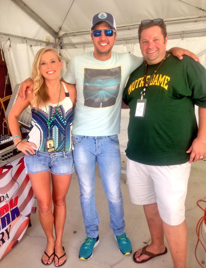 NewCountry_1031's tweet photo. Headliner @lukebryanonline stopped by the broadcast! We can't wait for the show tonight. #WIRKitLuke http://t.co/BB4wvhD9Gj
