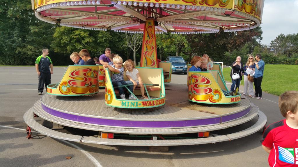 LitchardPrimary's tweet photo. What a great school Fete today! Local community in full effect. Fun was had. We'll done FOLPS! #FOLPS #TeamLitchard http://t.co/0i57KRcPqf