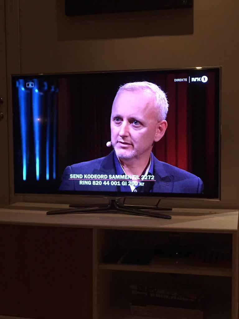 martineaarres's tweet photo. Fantastiske @stormberg og @SteinarJOlsen rekrutterer én flyktning til hver av sine 53 butikker! #nrkdugnad http://t.co/036sotD3n2