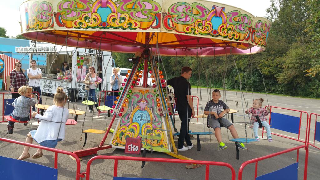 LitchardPrimary's tweet photo. What a great school Fete today! Local community in full effect. Fun was had. We'll done FOLPS! #FOLPS #TeamLitchard http://t.co/0i57KRcPqf