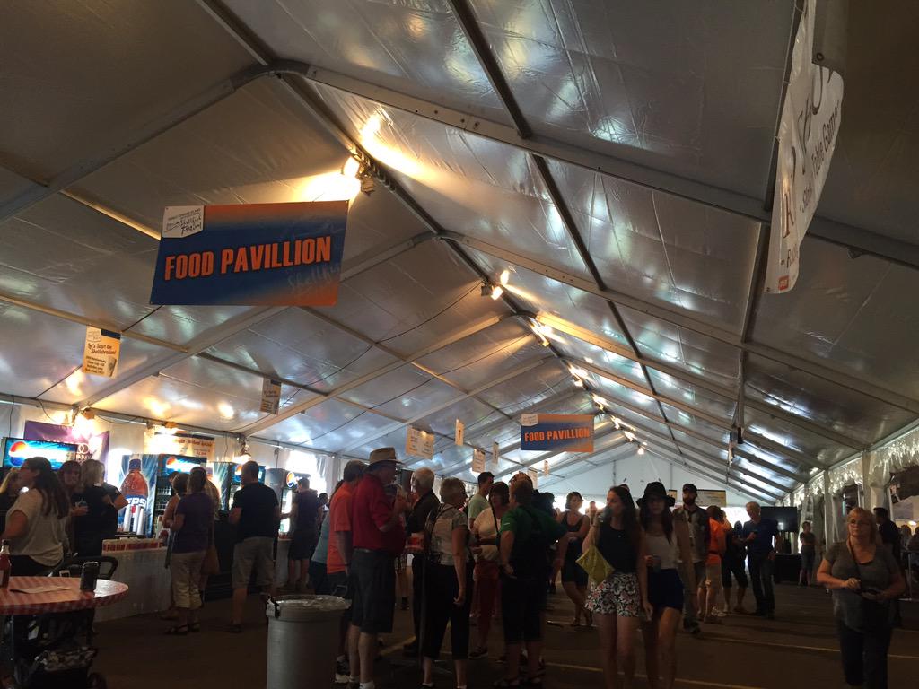PEI_Shellfish's tweet image. The Food Pavilion is getting packed. Did you have dinner yet? We hope not #shellfish20th