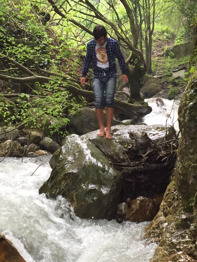 Su akar yolunu bulur kimse engel olamaz.