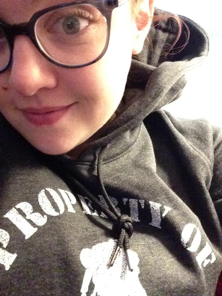 meshyyybear's tweet photo. Sometimes I steal my husbands hoodie on the first day. @phorn88 #firstdayrules #sharingiscaring #whatsyoursismine http://t.co/cVOh0o0rKe