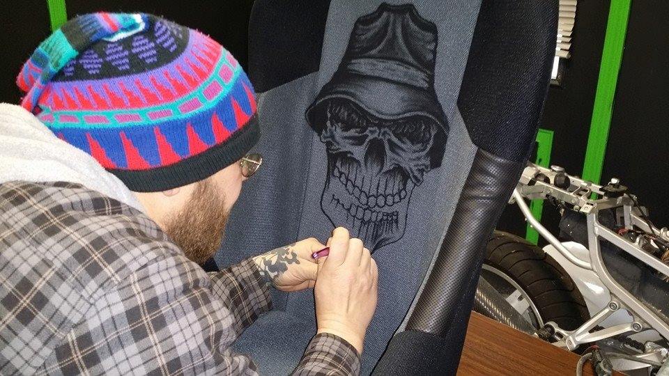 Chronic_Cycles's tweet photo. #Custom #Airbrush @JRobbHSCF @Chronic_Cycles 336-867-1212 http://t.co/GHMoYNx7Ec http://t.co/pBmtTmqu8I