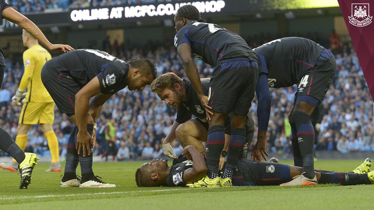 WestHam's tweet photo. PIC: No, @iamdiafrasakho hasn't fainted - he has just put the Hammers 2-0 up at @MCFC! [0-2] #MCIWHU #WHUFC http://t.co/rmTKS2bviR
