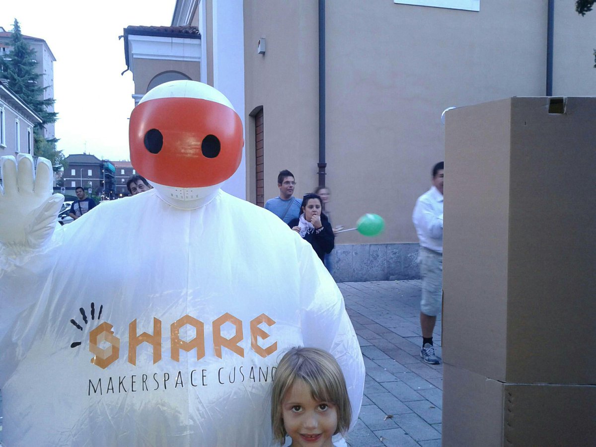 Share_Maker's tweet photo. #nottebiancacusano #sharemakerspace #arduino http://t.co/CAkgkjGQEF