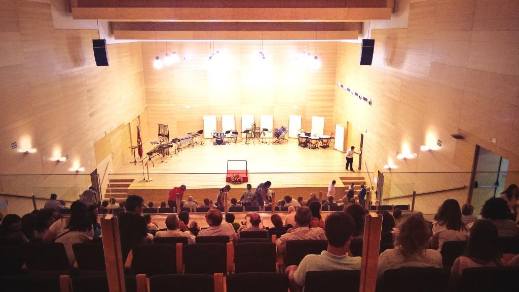 cmpaternense's tweet photo. En breus instants començarà la representació #intercanvimusical http://t.co/7cu9PE1JVI