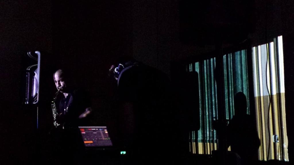 LafuturA tweet media