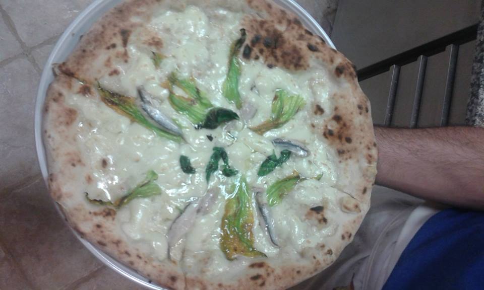 u2rest's tweet photo. PIZZA PIZZA!!!HOT PIZZA!!! 
The real place to eat REAL PIZZA is ROME!!!
Pizzeria Loffredo
http://t.co/MieL86vKmS http://t.co/Ejkr2htcn7