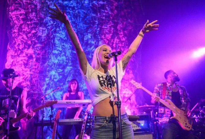 ritabots_roc's tweet photo. #bodyonmeTour http://t.co/66IPAkEf2F