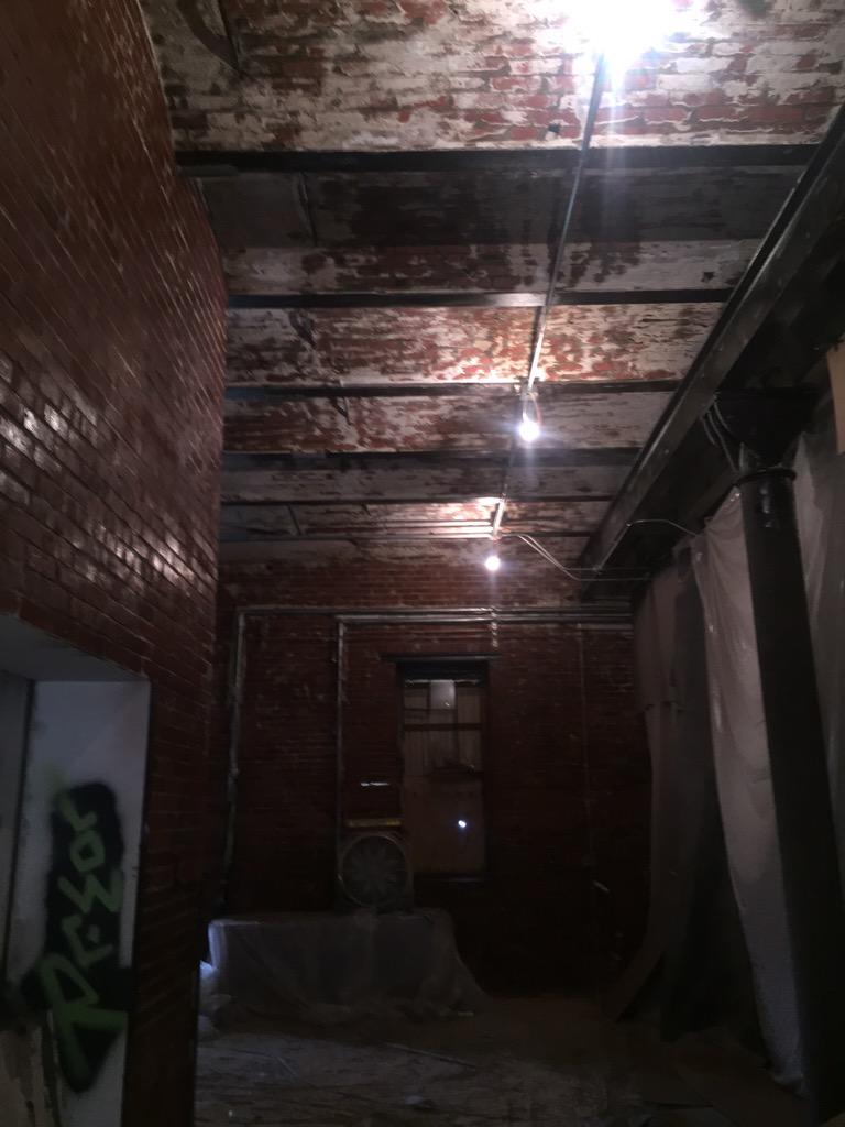 PlatformBeerco's tweet photo. #Leisy coming back to life! @gypsy @platform! @CLE_EconDev @joecimperman @BrewStuds @beerpulse @BeerAdvocate http://t.co/NvMM4mCM5F