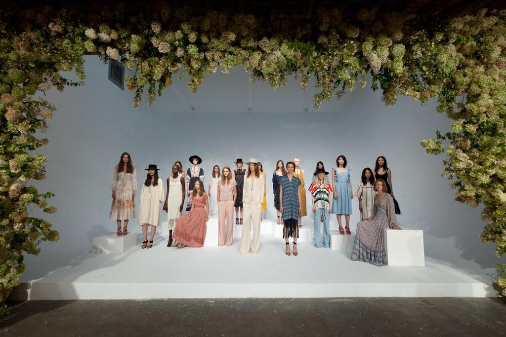IMCDLighting's tweet photo. Best of #nyfw : the @UllaJohnsonInc presentation prod by @DizonInc http://t.co/IsZDqnVvVx
